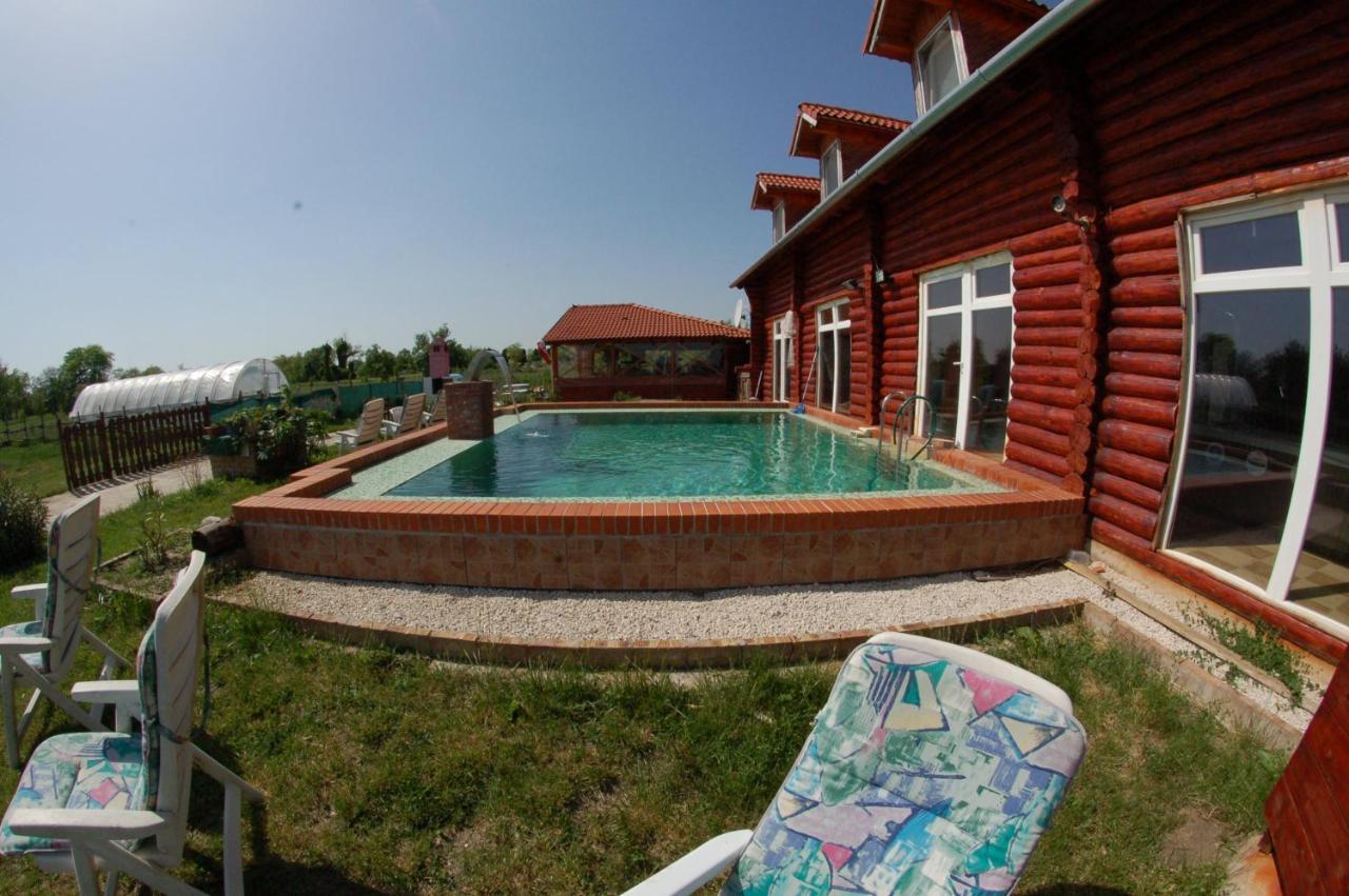 Roenk-Wellness Panzio Mezopeterd Bed & Breakfast Bagian luar foto