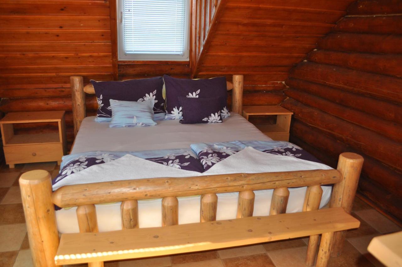 Roenk-Wellness Panzio Mezopeterd Bed & Breakfast Bagian luar foto