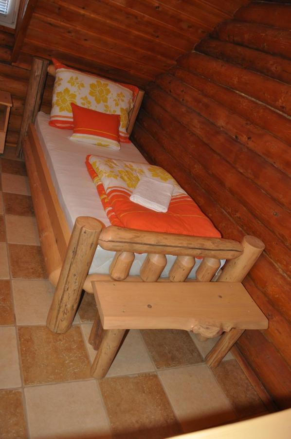 Roenk-Wellness Panzio Mezopeterd Bed & Breakfast Bagian luar foto