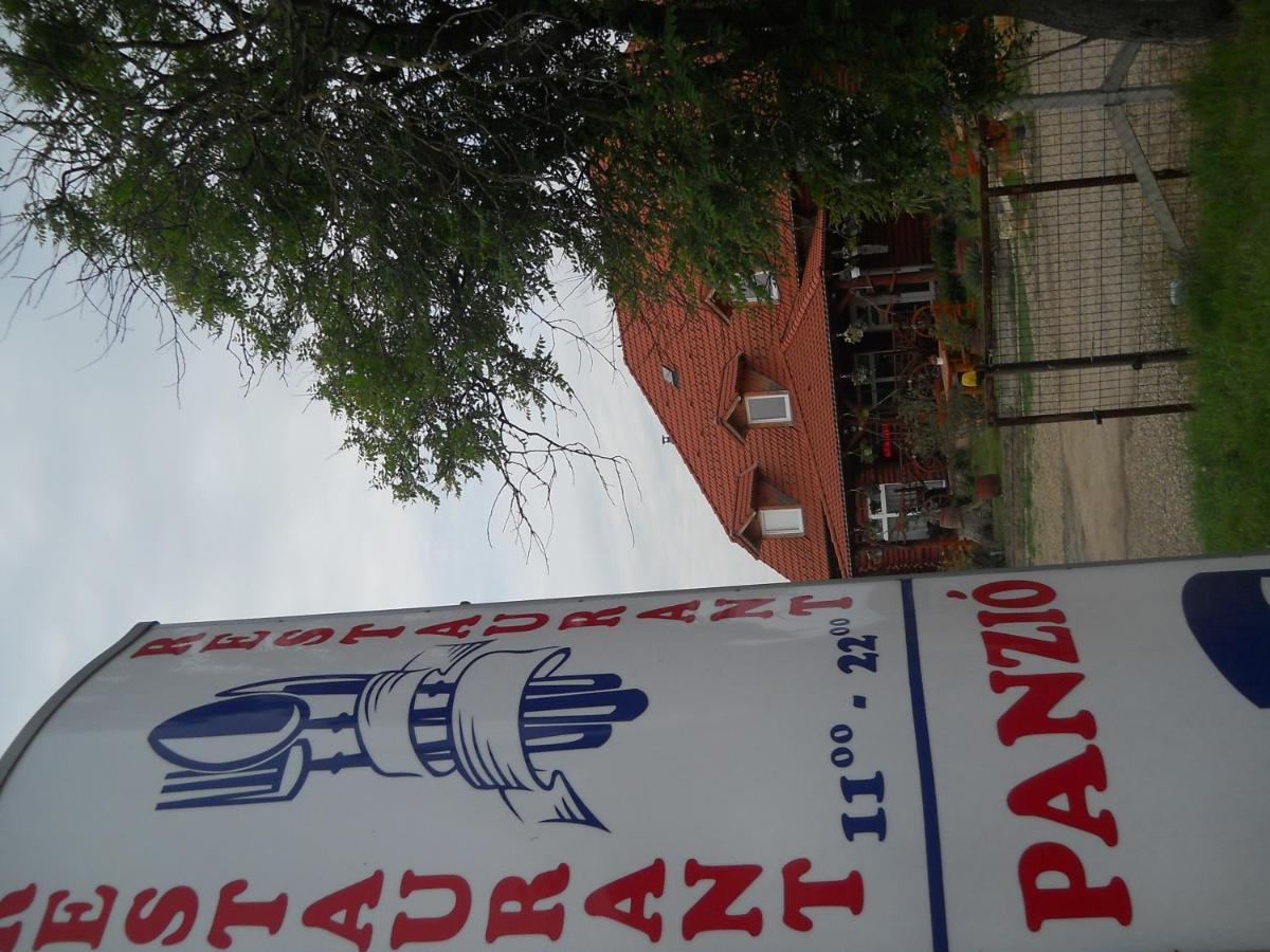 Roenk-Wellness Panzio Mezopeterd Bed & Breakfast Bagian luar foto