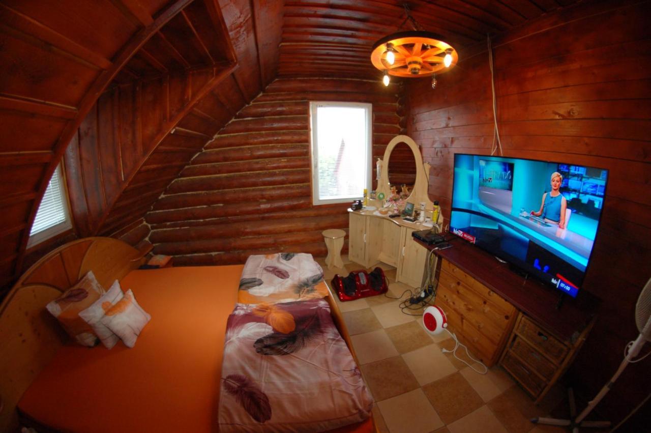 Roenk-Wellness Panzio Mezopeterd Bed & Breakfast Bagian luar foto